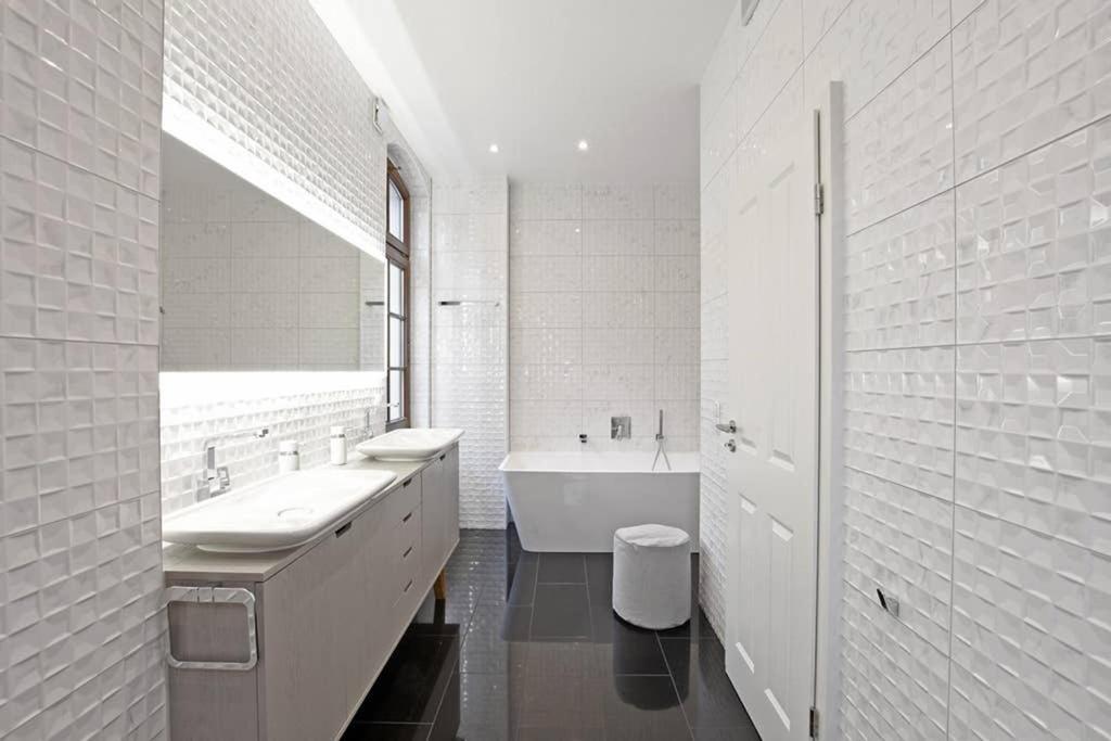 6,5 Luxury Room Apartment - Central Zwickau - 3 Bedrooms - 2 Bathrooms Ngoại thất bức ảnh