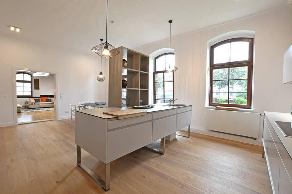 6,5 Luxury Room Apartment - Central Zwickau - 3 Bedrooms - 2 Bathrooms Ngoại thất bức ảnh