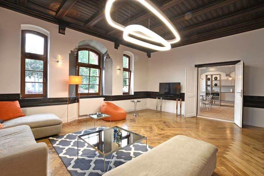 6,5 Luxury Room Apartment - Central Zwickau - 3 Bedrooms - 2 Bathrooms Ngoại thất bức ảnh